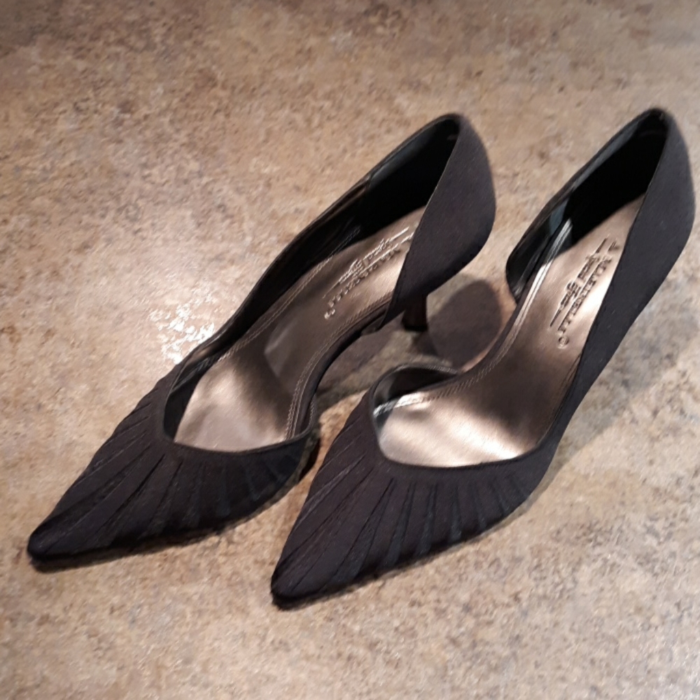 A. Marinelli Heels Size 7M Black Classic Pumps